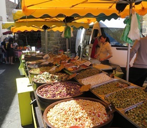 market in Vias